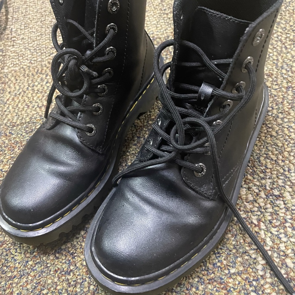 Dr.Martens Luana Smooth Leather Boots